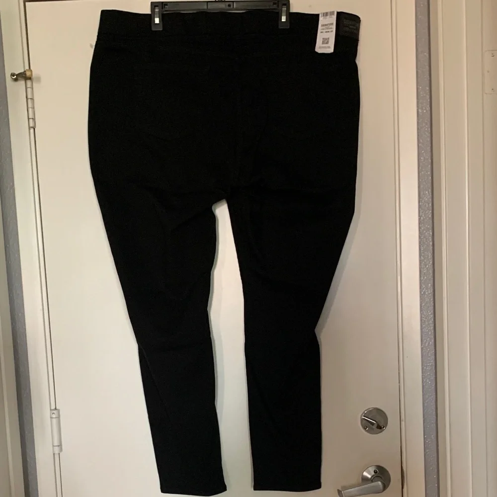 NWT Signature by Levi Strauss Women's Black Skinny Jeans - Picture 2 of 9
